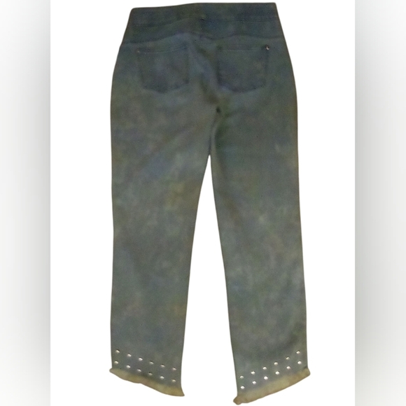 Investments- NWT, Slim Factor, Lite Washed Ankle Blue Jeans Beaded Bottoms, Med. - Picture 5 of 8